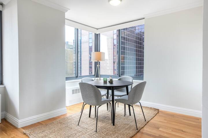 Blueground | Midtown, pool, gym, roof, nr subway gallery image 5