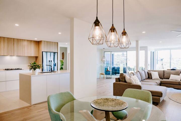 Florence – Castaways Beach gallery image 3