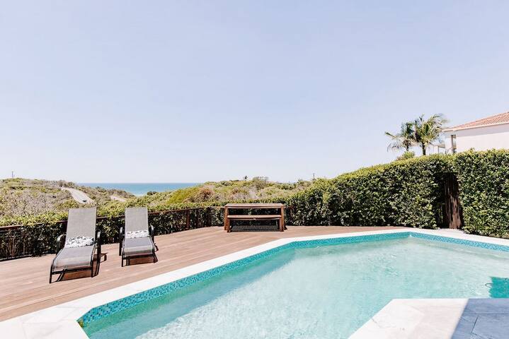 Florence – Castaways Beach gallery image 2