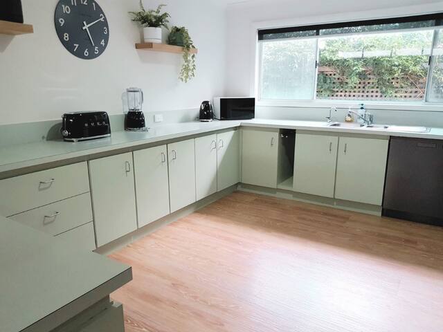 Lonsdale on Glaneuse gallery image 3