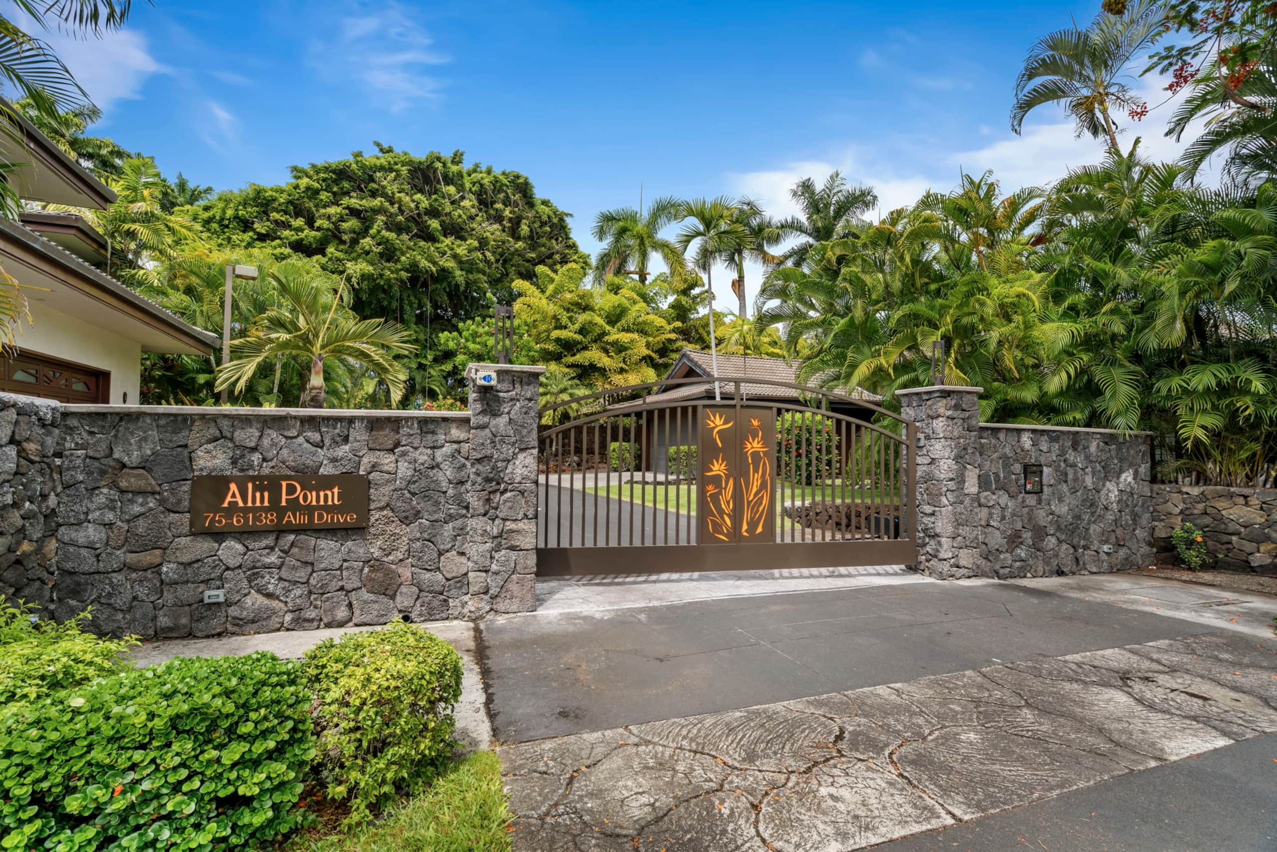 Home in Kailua-Kona · ★4.91 · 3 bedrooms · 3 beds · 3.5 baths - Image 34