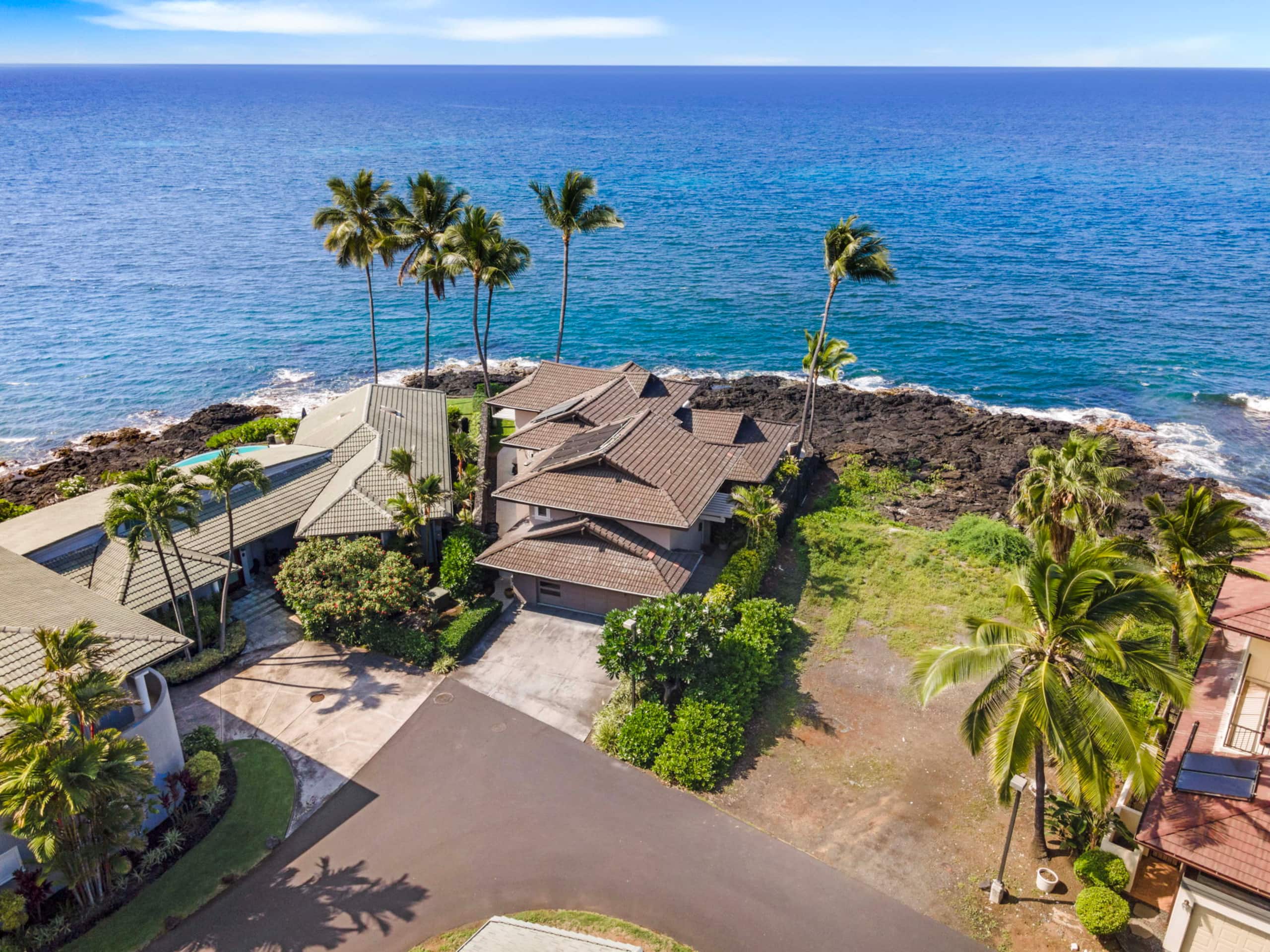 Home in Kailua-Kona · ★4.91 · 3 bedrooms · 3 beds · 3.5 baths - Image 31