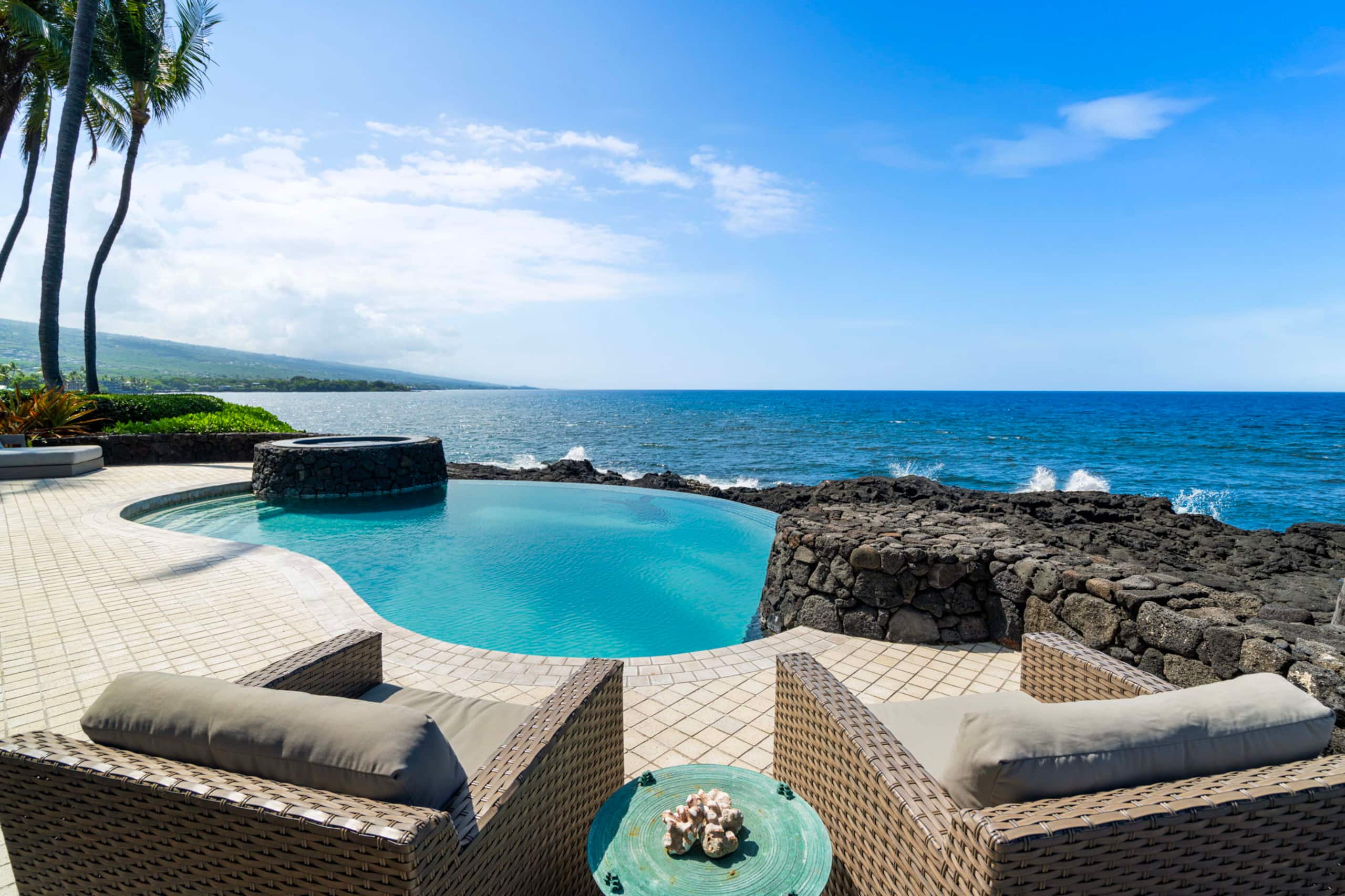 Home in Kailua-Kona · ★4.91 · 3 bedrooms · 3 beds · 3.5 baths - Image 2