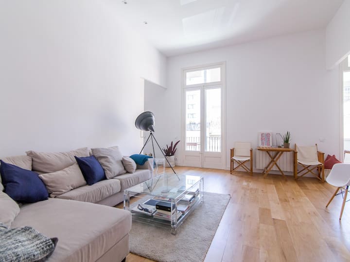 Designer's three bedroom apartment with terrace
