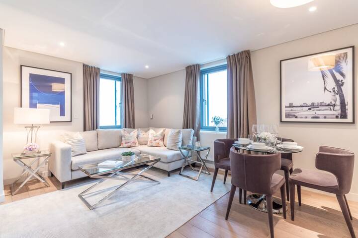 Luxurious three-bedroom Paddington apartment with