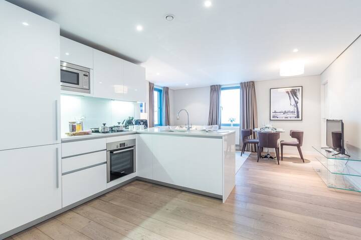 Luxurious three-bedroom Paddington apartment with gallery image 5