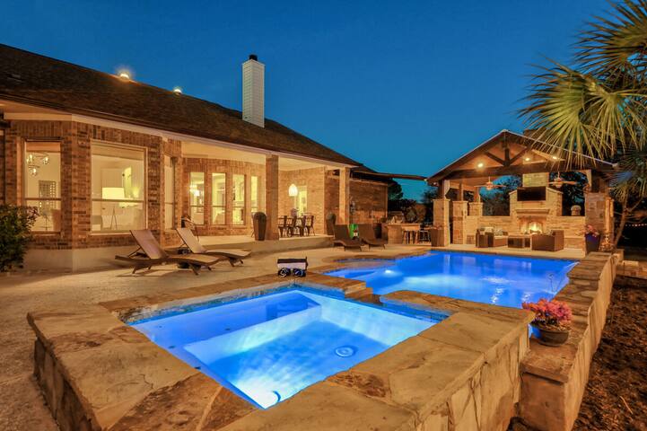 Pool | Hot Tub | Pool Table | Basktball | Fire Pit