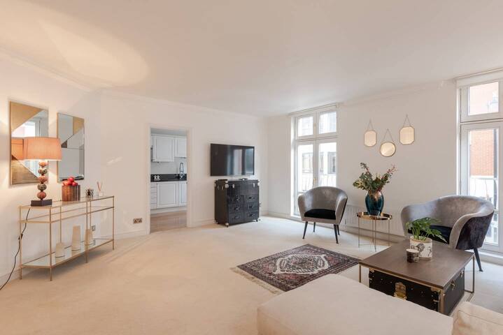 Mayfair Muse 2 bed- by Out of Office Lifestyle gallery image 2