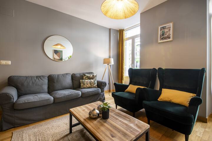 Legazpi – Piso amplio y estiloso en el corazón de la ciudad gallery image 5