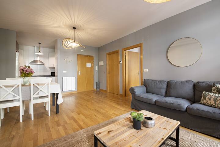 Legazpi – Piso amplio y estiloso en el corazón de la ciudad gallery image 4