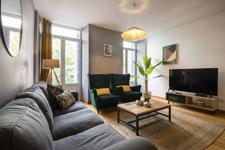 Legazpi – Piso amplio y estiloso en el corazón de la ciudad gallery image 2