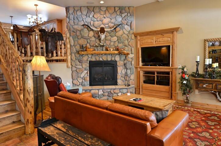 Wood Winds Property Management managed Airbnb listing 1