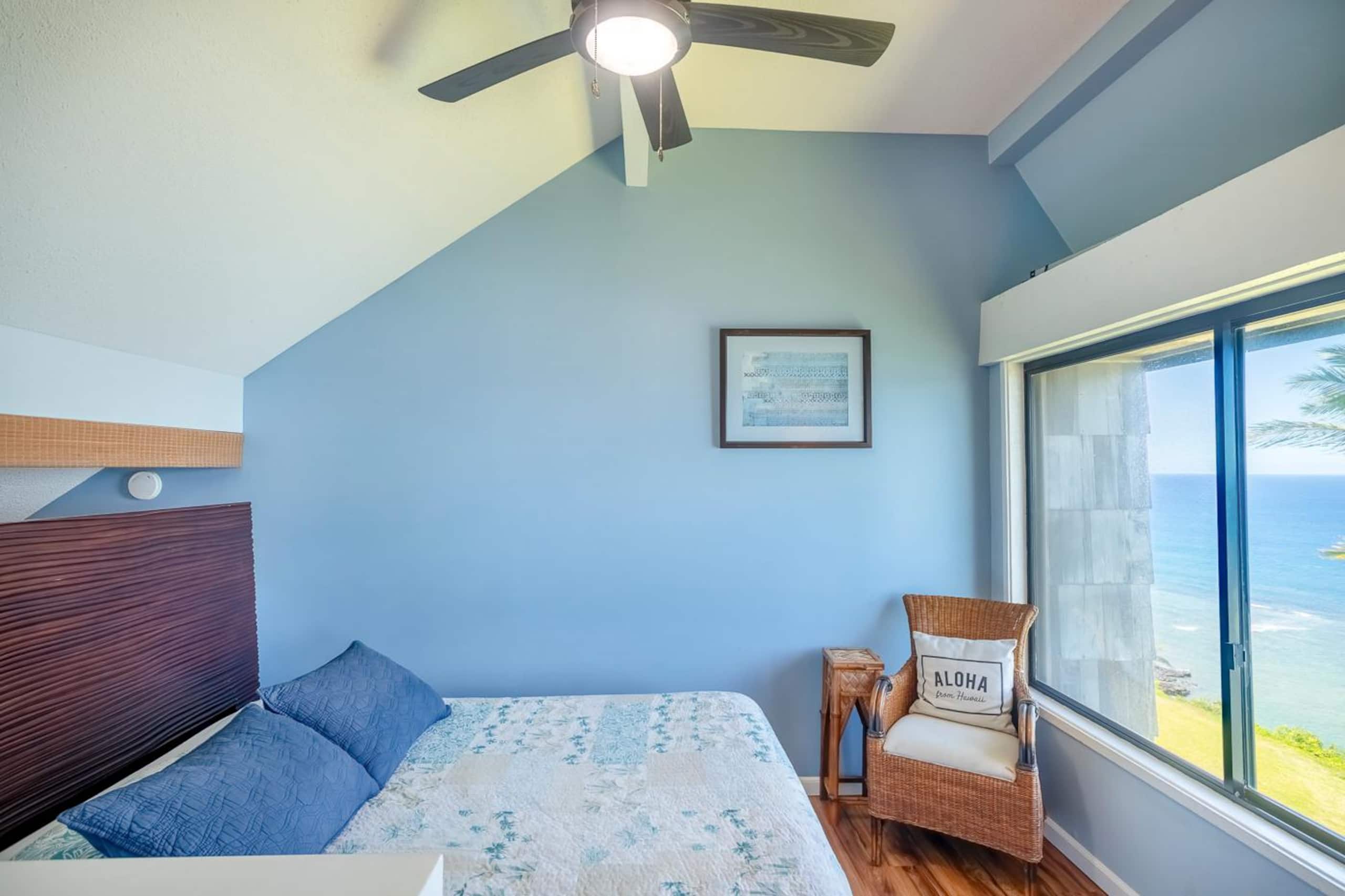 Peaceful Top-Floor Condo w/ Unbeatable Views - Photo 20