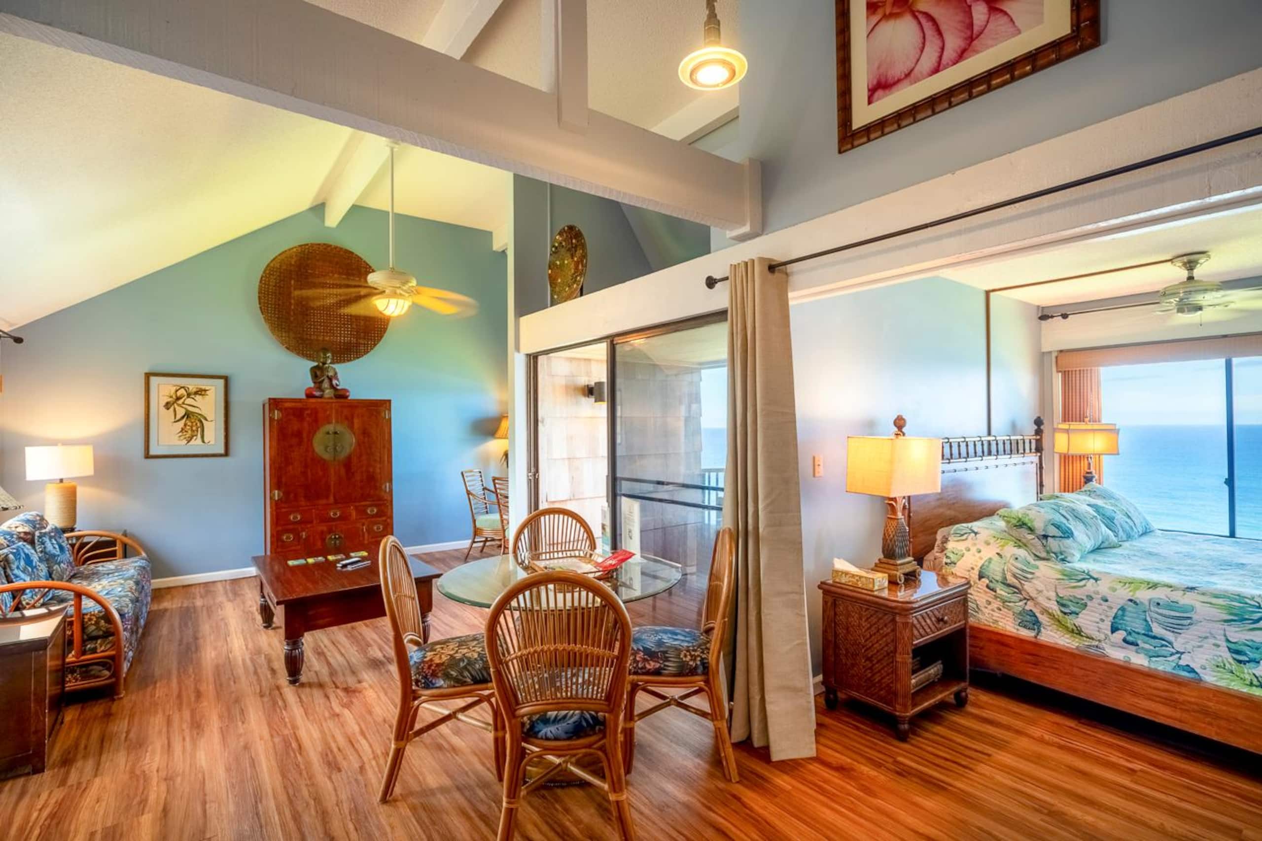 Peaceful Top-Floor Condo w/ Unbeatable Views - Main photo