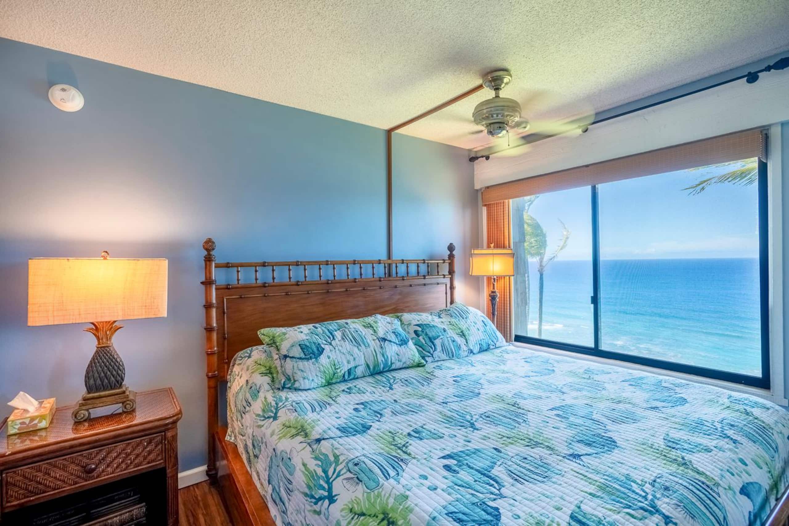 Peaceful Top-Floor Condo w/ Unbeatable Views - Photo 15