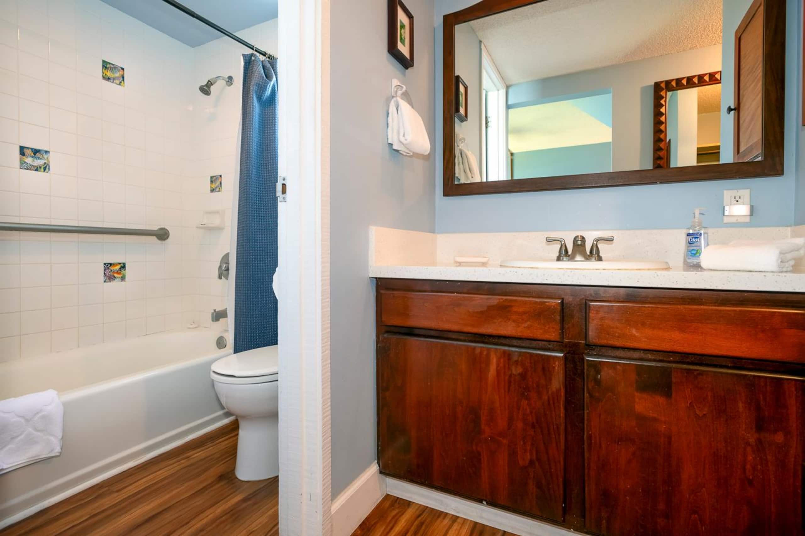 Peaceful Top-Floor Condo w/ Unbeatable Views - Photo 17