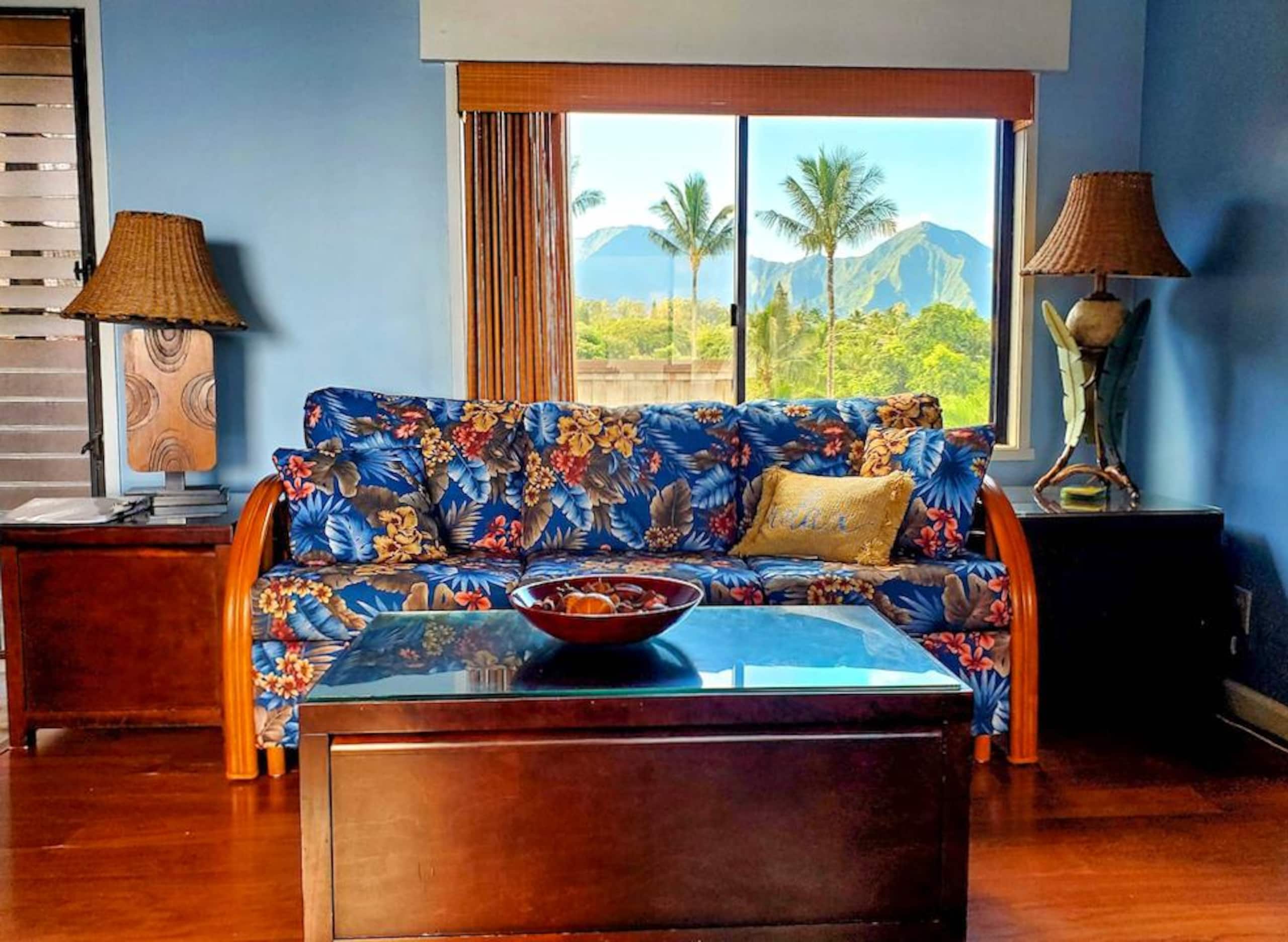 Peaceful Top-Floor Condo w/ Unbeatable Views - Photo 12