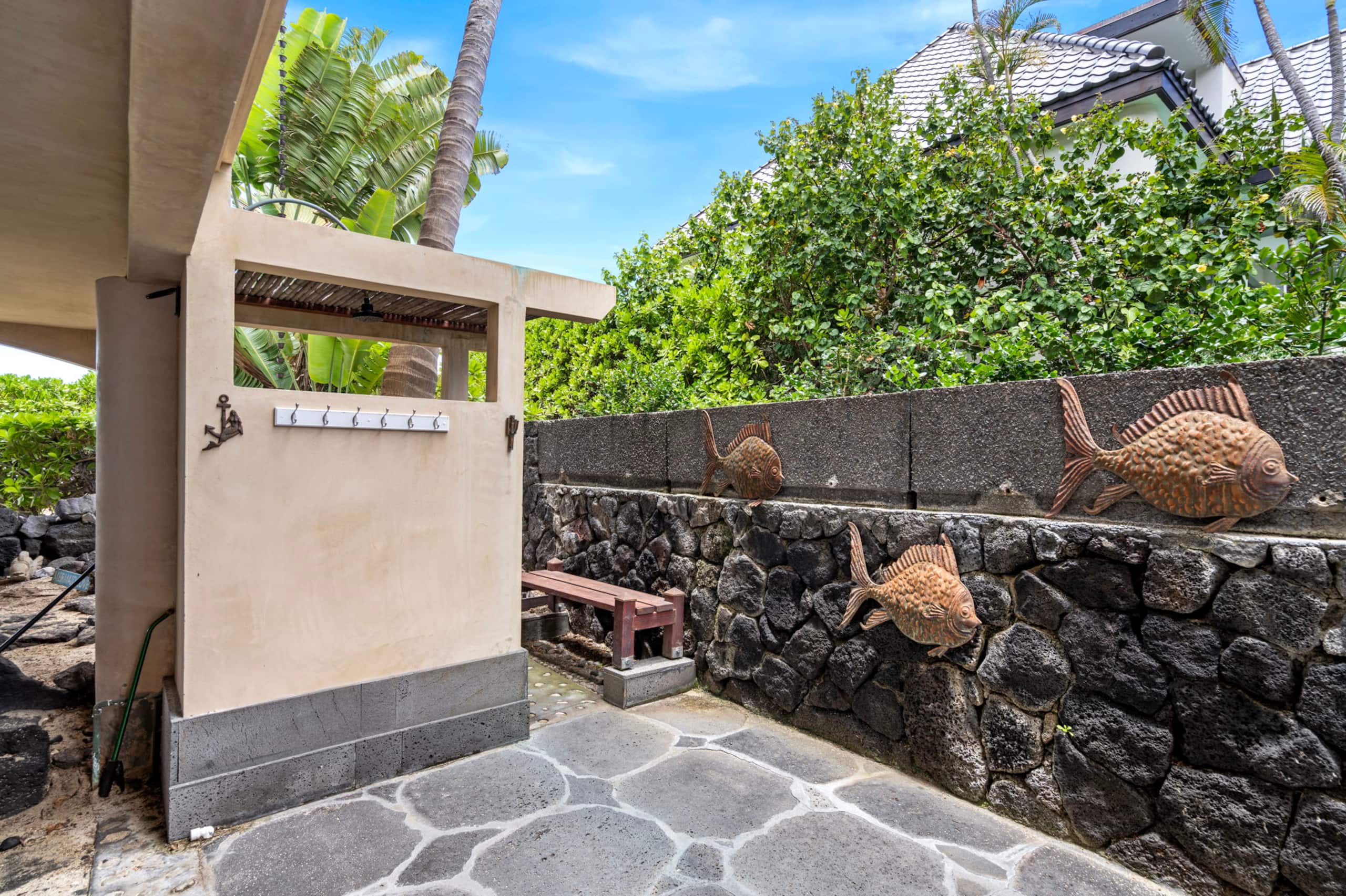 Home in Kailua-Kona · ★4.93 · 4 bedrooms · 10 beds · 4 baths - Image 41