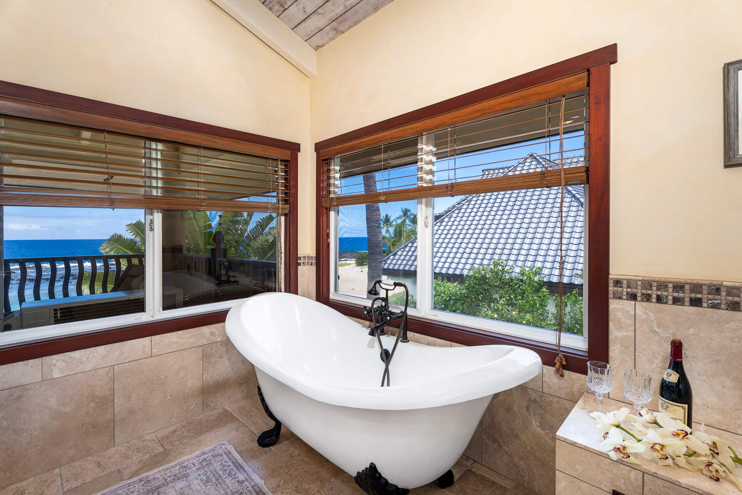 Home in Kailua-Kona · ★4.93 · 4 bedrooms · 10 beds · 4 baths - Image 27