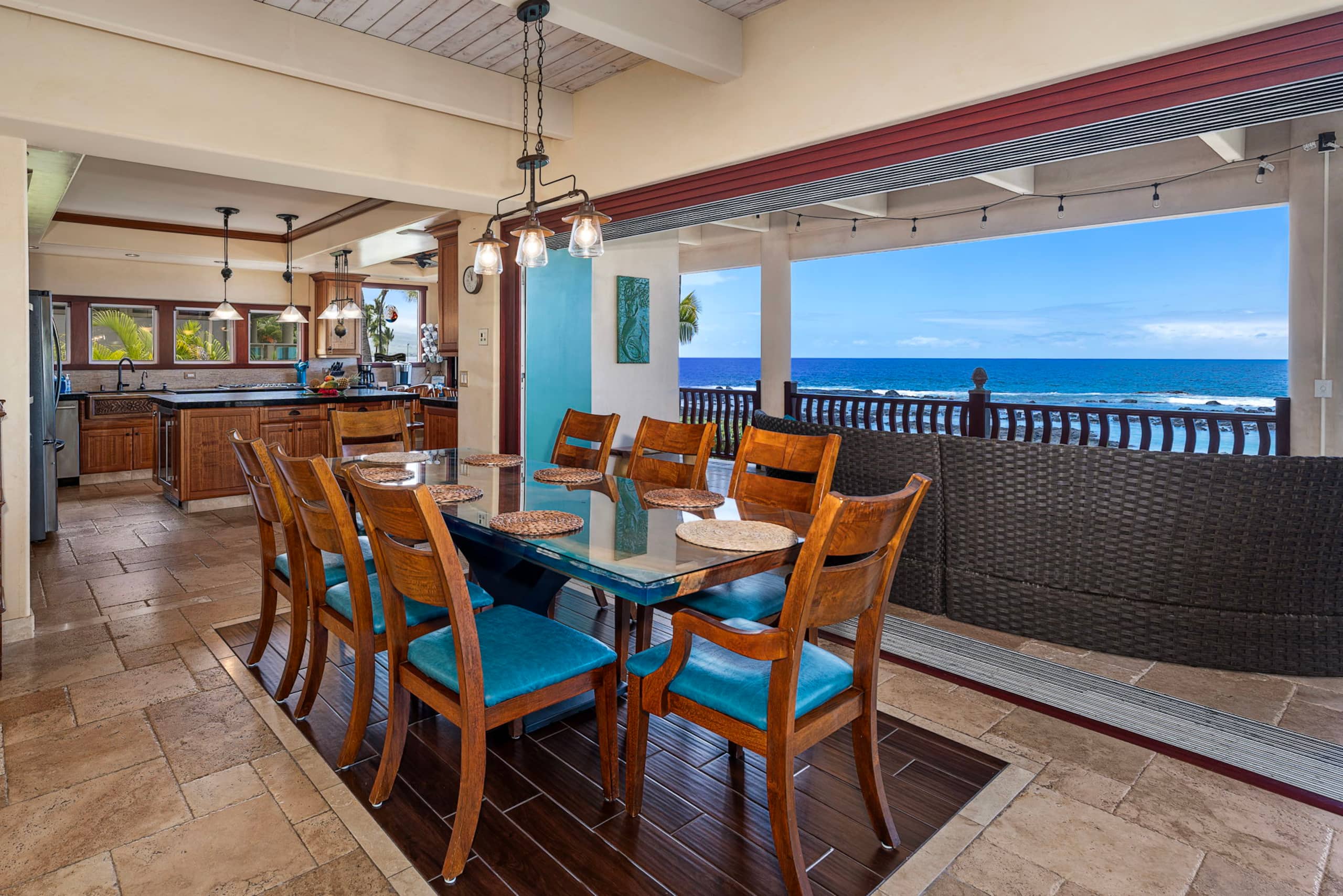 Home in Kailua-Kona · ★4.93 · 4 bedrooms · 10 beds · 4 baths - Image 10
