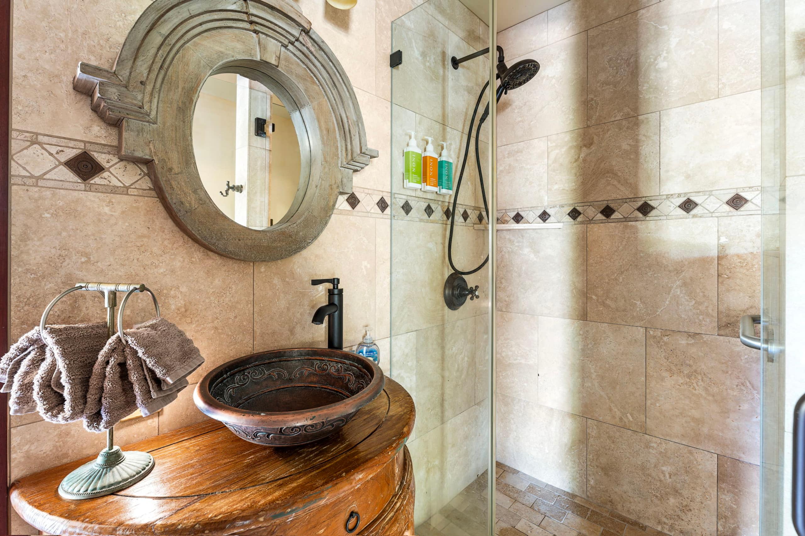 Home in Kailua-Kona · ★4.93 · 4 bedrooms · 10 beds · 4 baths - Image 34