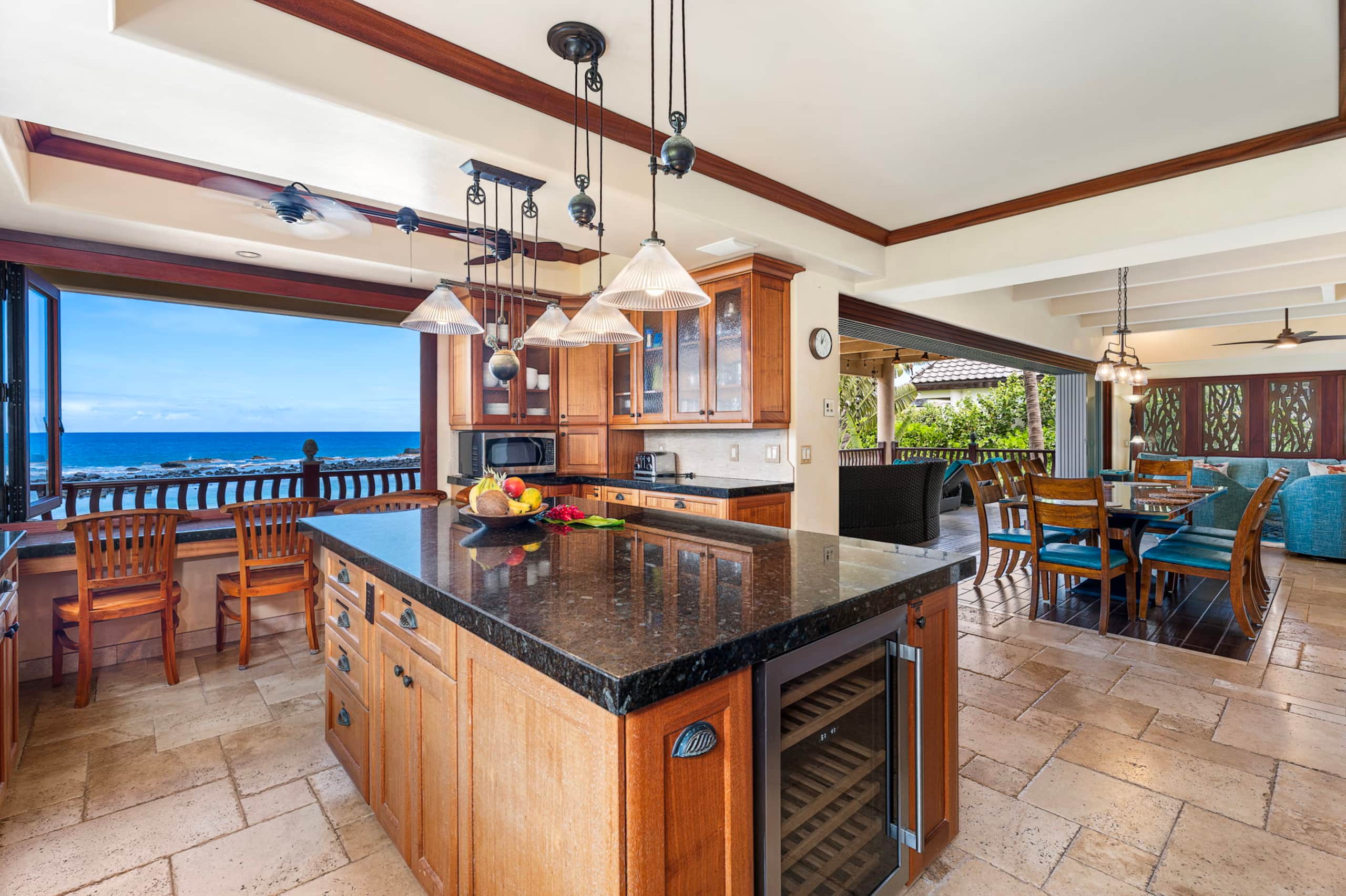 Home in Kailua-Kona · ★4.93 · 4 bedrooms · 10 beds · 4 baths - Image 12