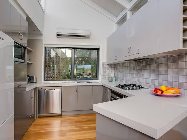 Beauty Between The Beaches – Blairgowrie gallery image 3