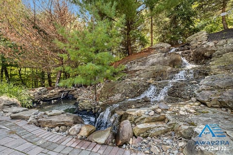 Waterfall Serenity w large Pool in Woods