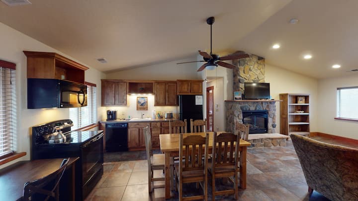 Near Slopes | Modern | Great Views | Aspen Condo - Angel Fire, NM