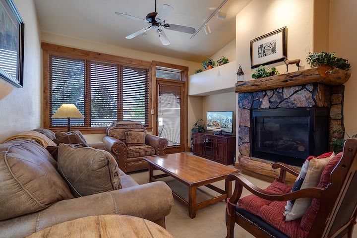 Tl2108 | Beautiful Mountain Condo | Prime Location | A/c | Hot Tubs - Steamboat Springs