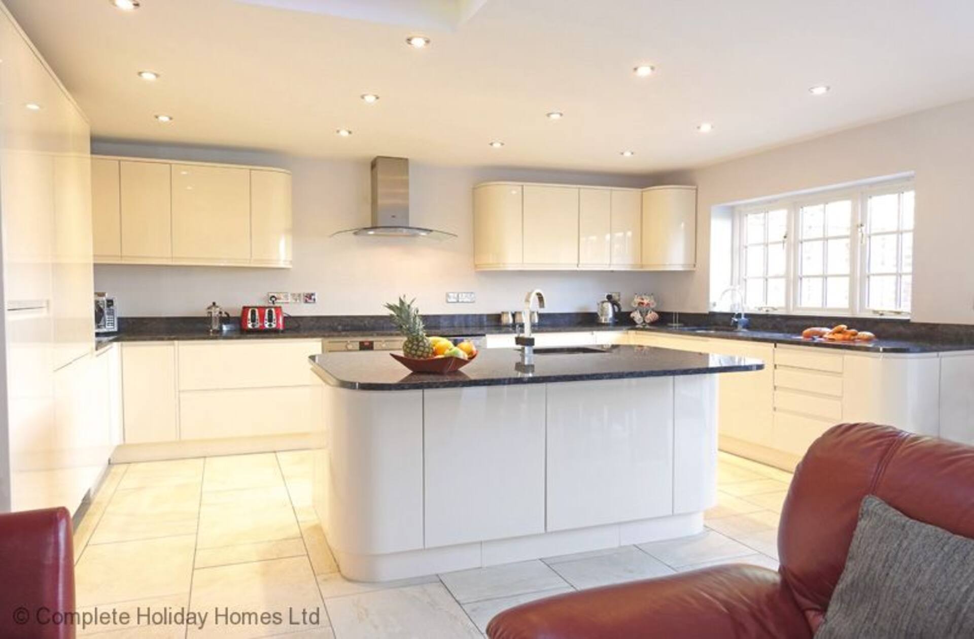 The Coach House - 4 Bedrooms - 4 Bathrooms