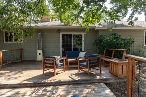 Wind River Home - Combo of townhome, Hot Tub