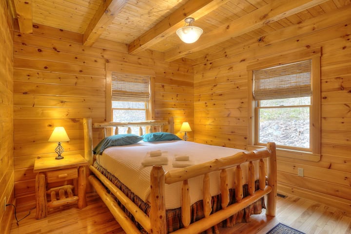 Kati kryesor Dhoma e gjumit #1 - Mbretëresha