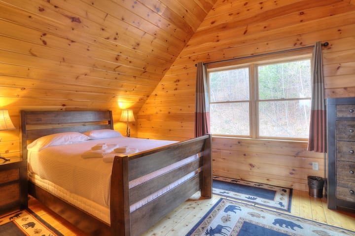 Dhoma e gjumit e nivelit të sipërm #3 - Mbretëresha kryesore e dhomës së gjumit