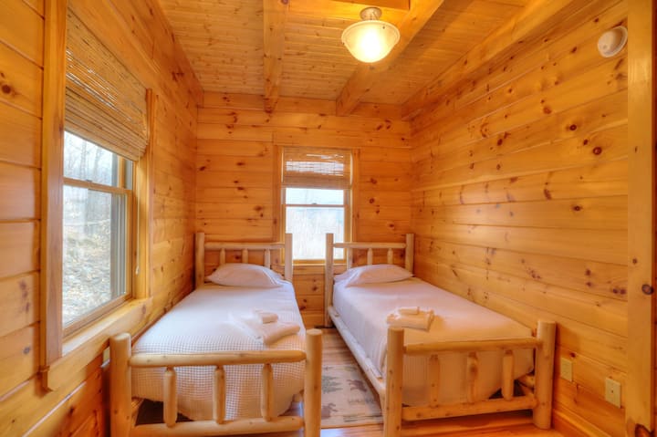 Dhoma e gjumit në katin kryesor #2 - Dy binjakë