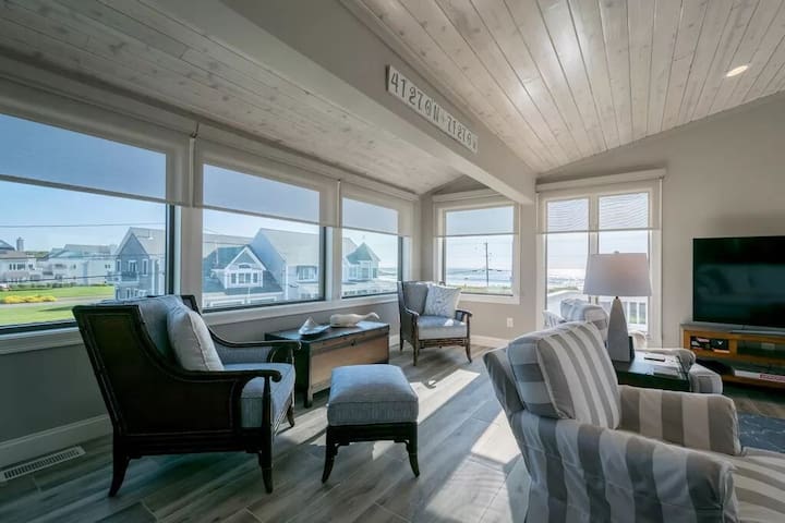 Ocean Front Home, Sleeps 13, Steps to the Ocean!