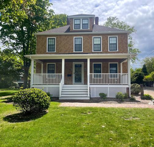 Historic 1880 Pristine Victorian in Narragansett