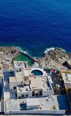 HomeForGuest managed Airbnb listing 1