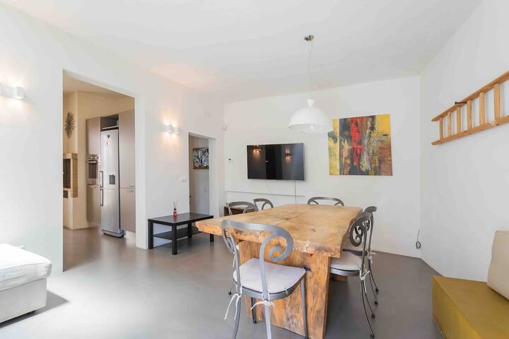 Casa Aragona – Stylish Historical Townhouse