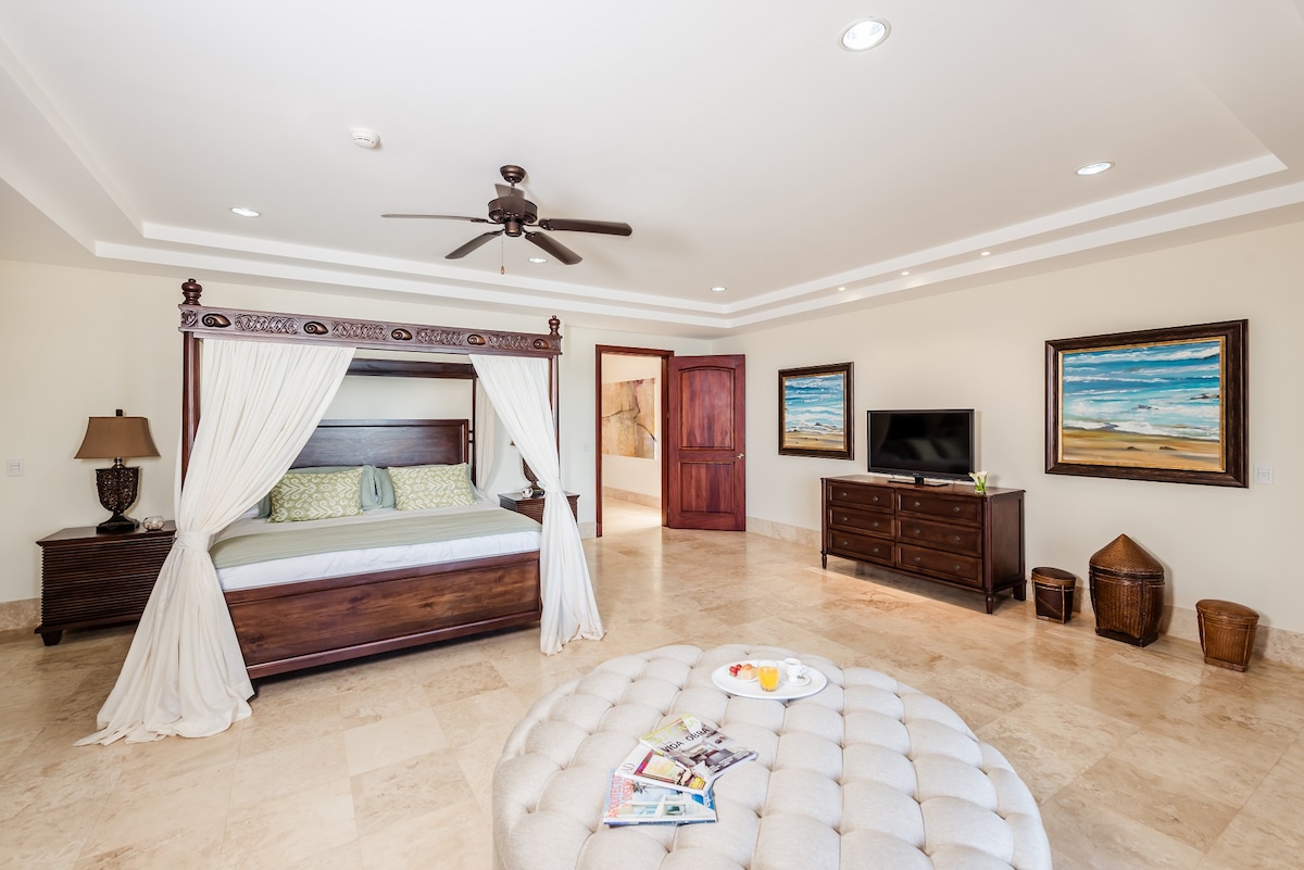 主卧室温馨舒适。