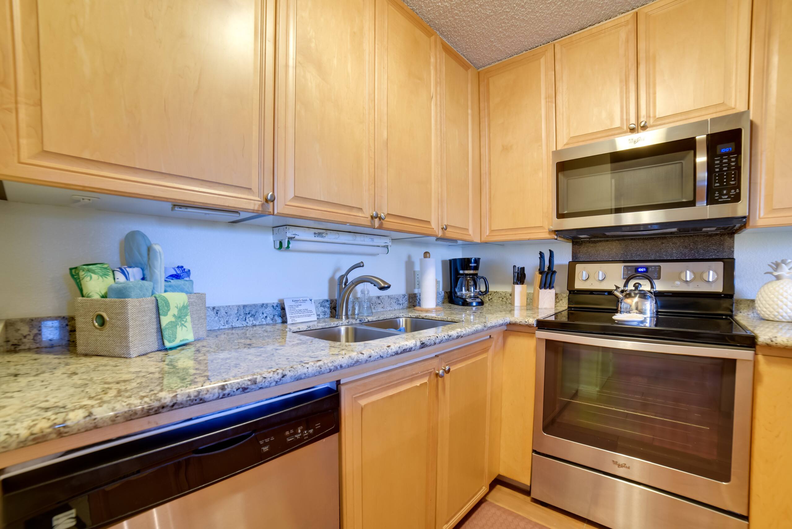 Condo in Kihei · ★4.43 · 1 bedroom · 2 beds · 2 baths - Image 10