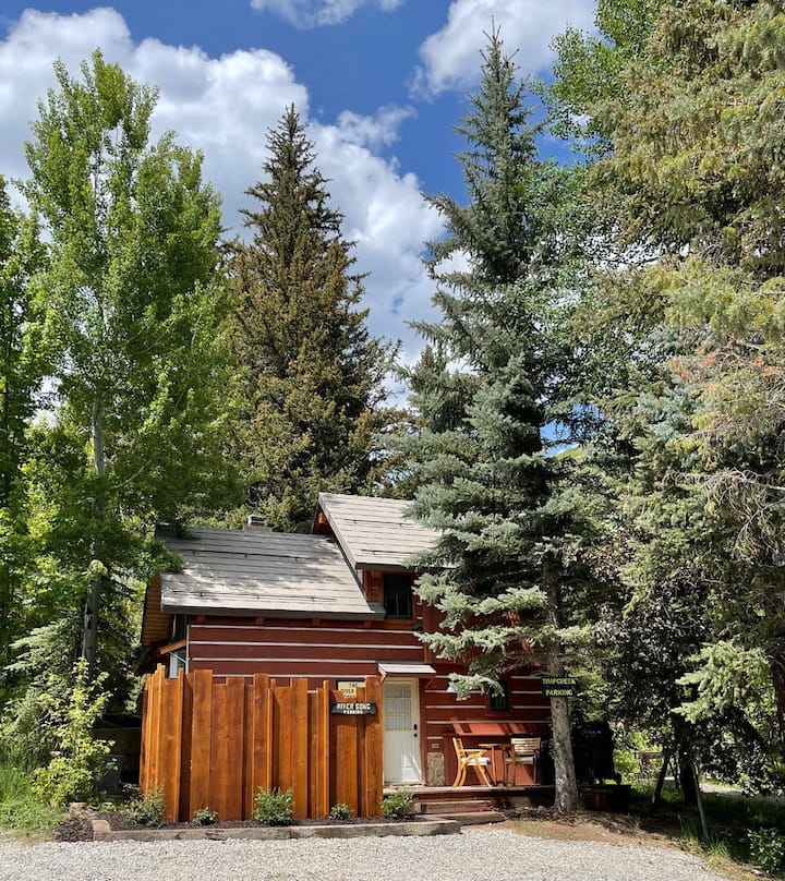 River Song Cottage near Sundance Resort