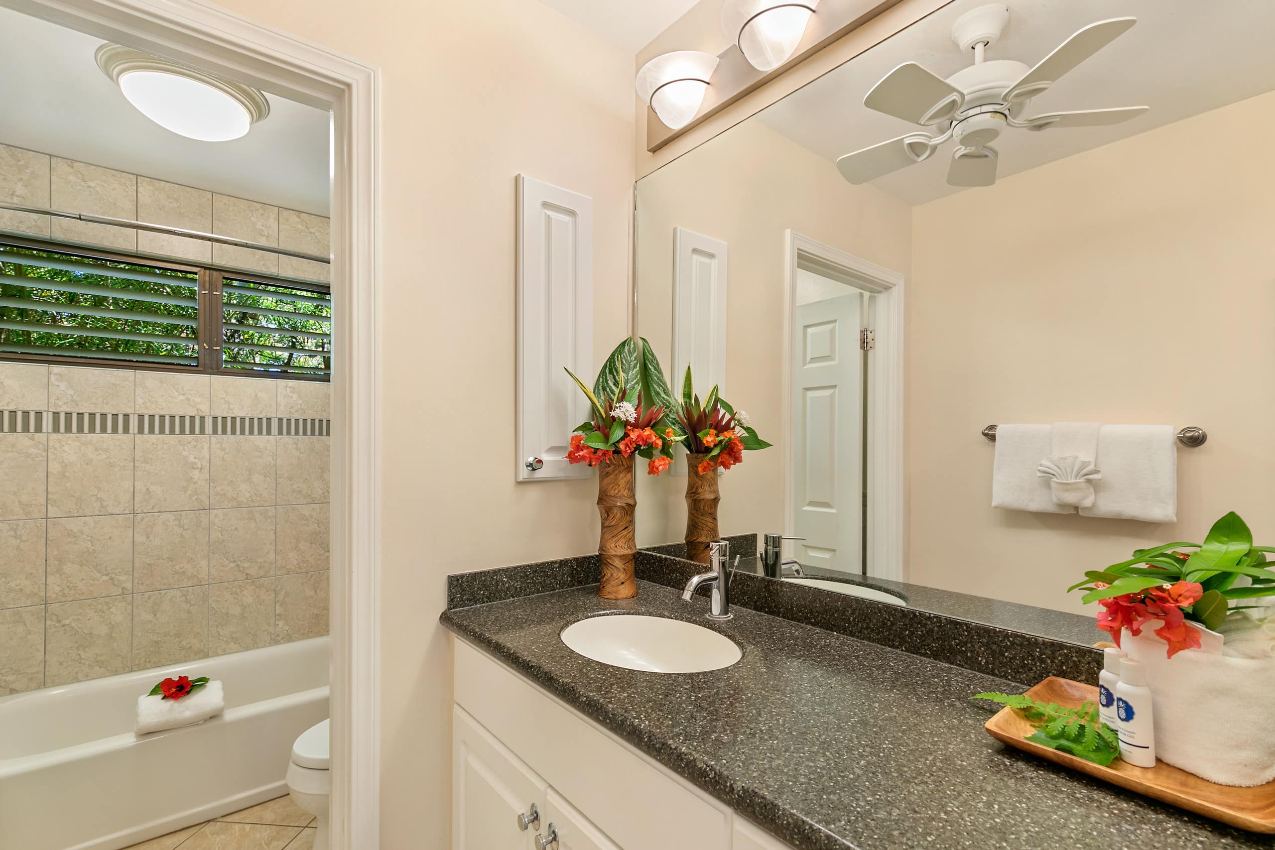 Condo in Kihei · ★4.83 · 1 bedroom · 2 beds · 2 baths - Image 16