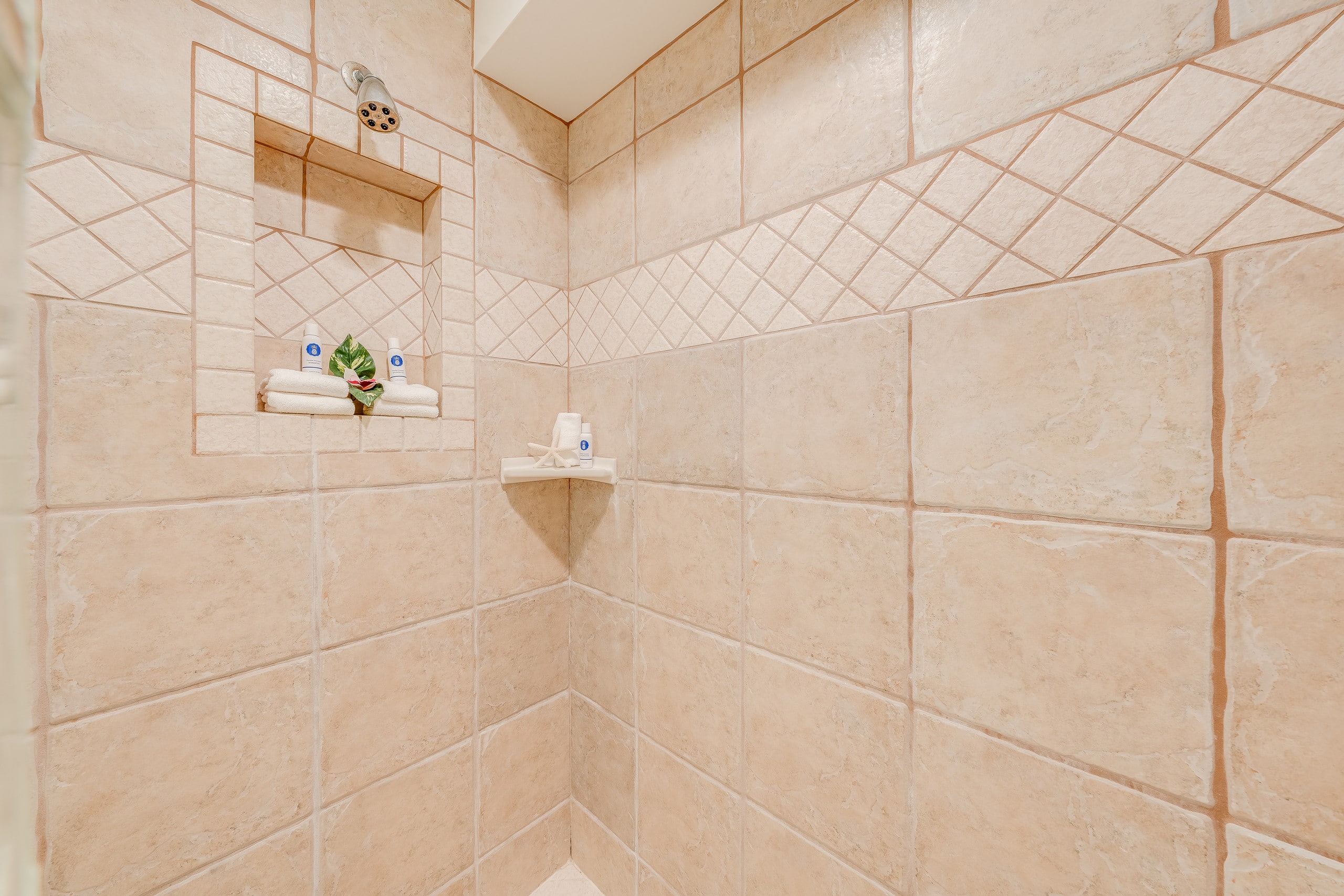 Condo in Lahaina · ★4.92 · 1 bedroom · 2 beds · 1 bath - Image 24
