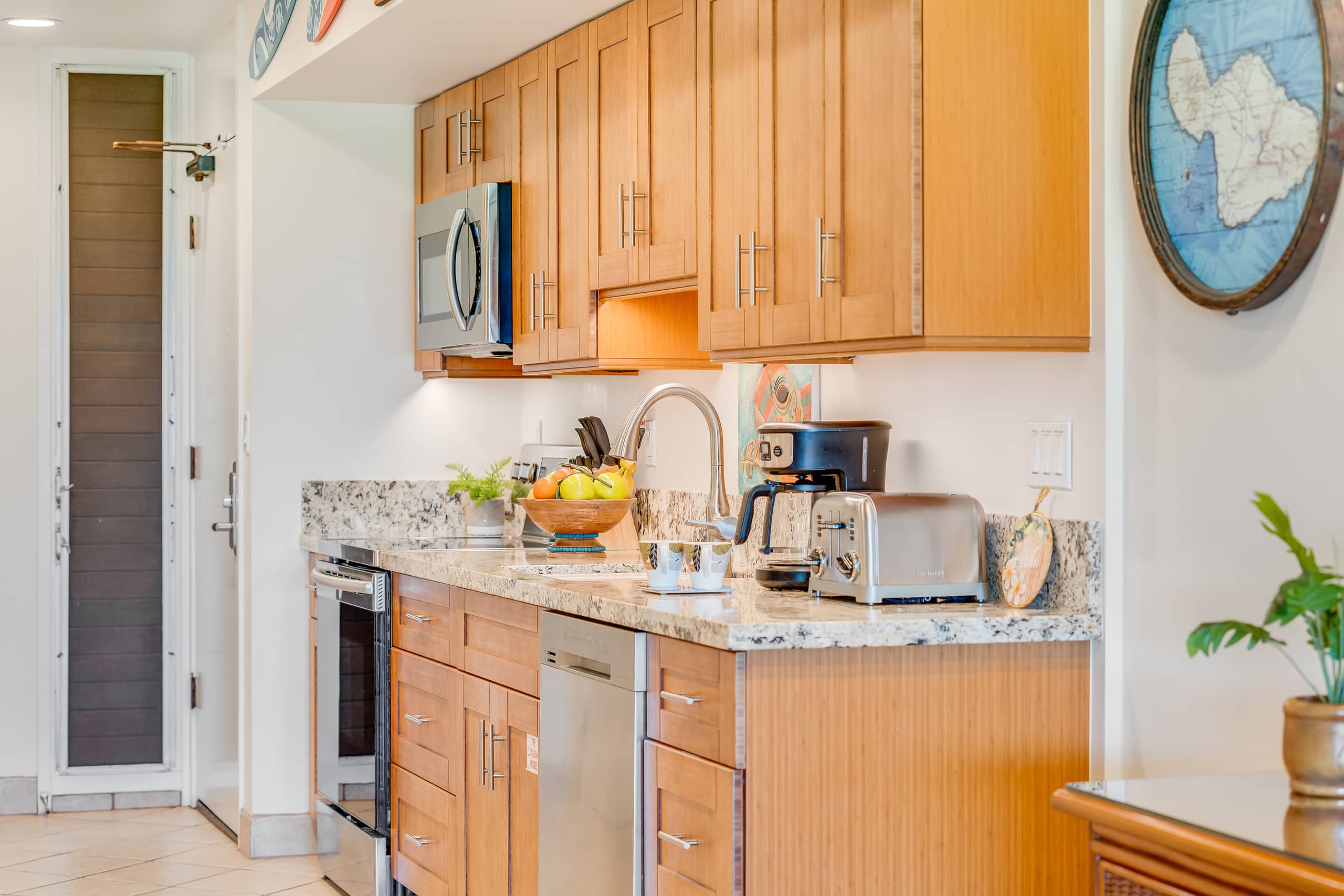 Condo in Lahaina · ★4.92 · 1 bedroom · 2 beds · 1 bath - Image 16