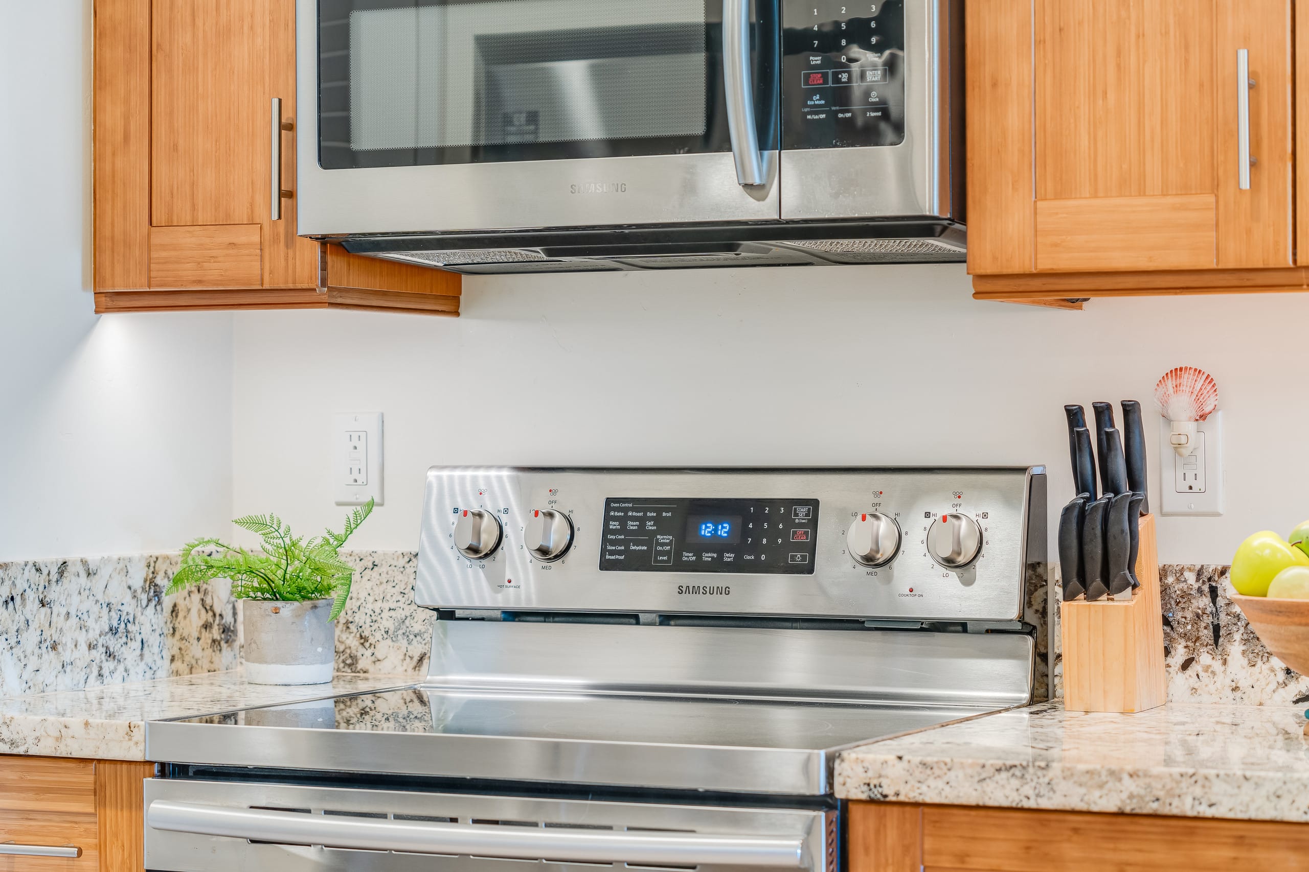 Condo in Lahaina · ★4.92 · 1 bedroom · 2 beds · 1 bath - Image 17