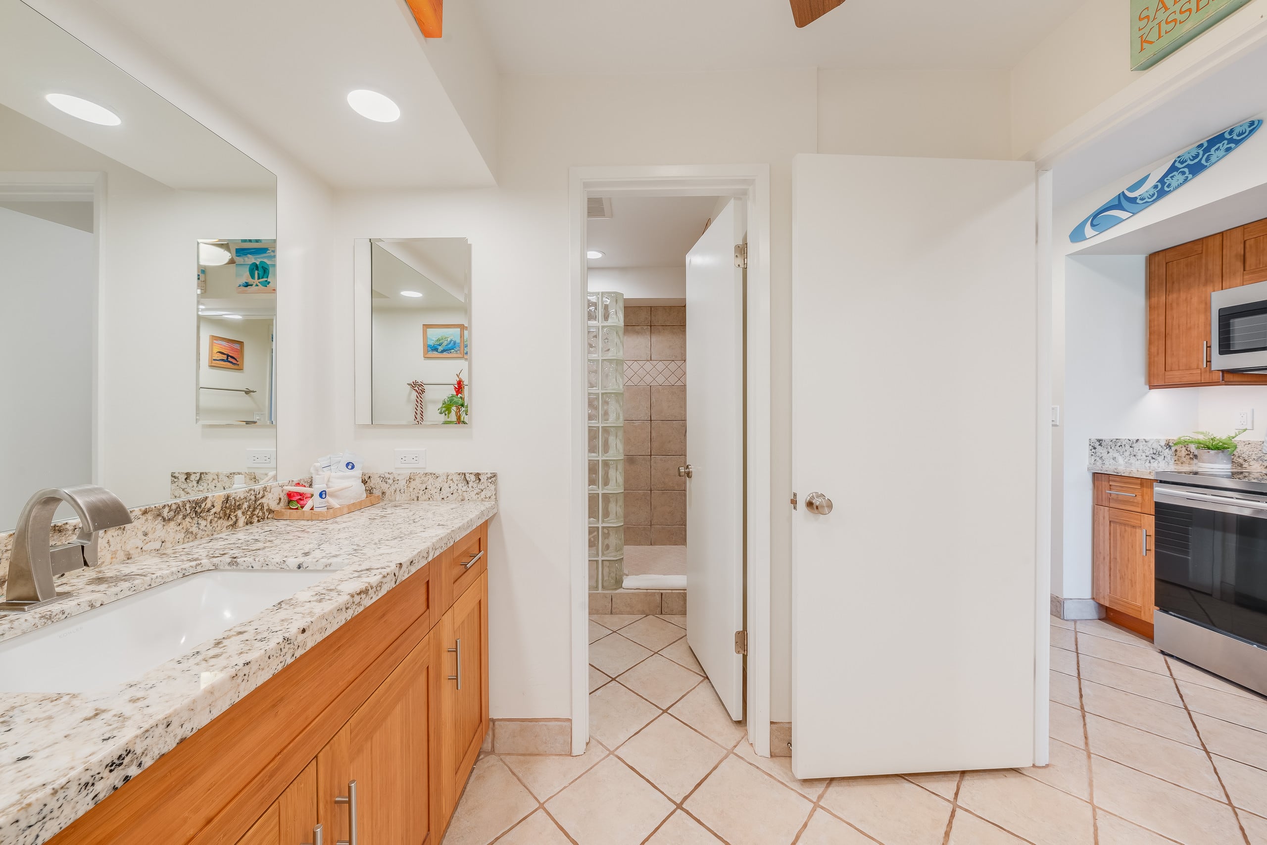 Condo in Lahaina · ★4.92 · 1 bedroom · 2 beds · 1 bath - Image 21