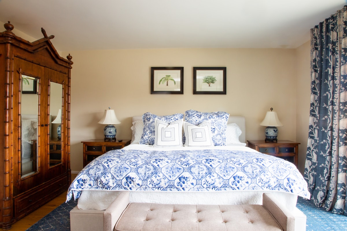 მთავარი საძინებელი უშუქო გადასაფარებლებით