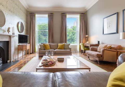 Successful Airbnb property: Castle View Apartment @ The Old Town in Tollcross