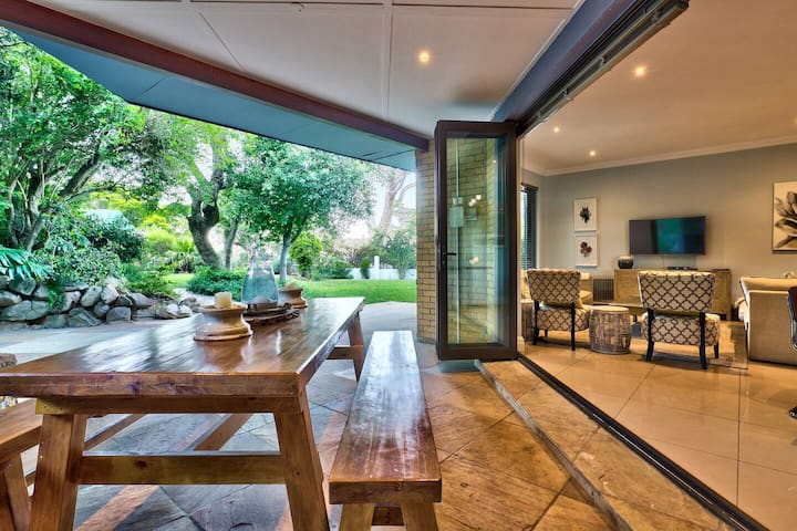 Spacious Kloof Nek family home!